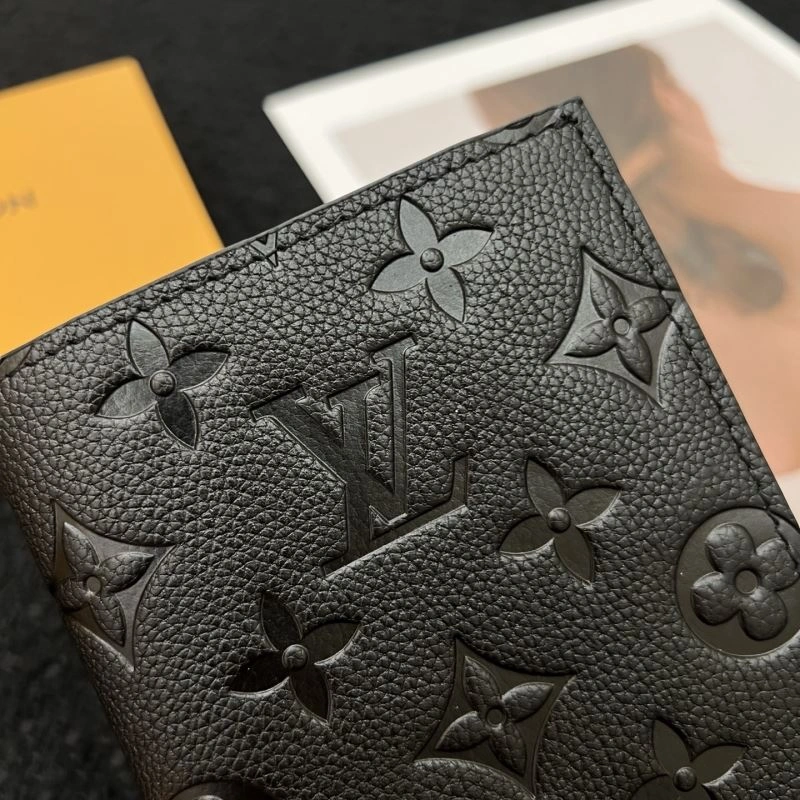 Louis Vuitton Passport Holders Durable 270434