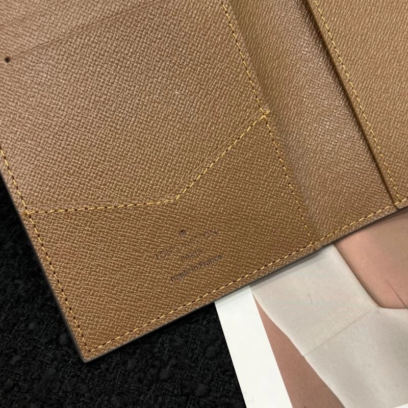 AllSeason Louis Vuitton Passport Holders 270438