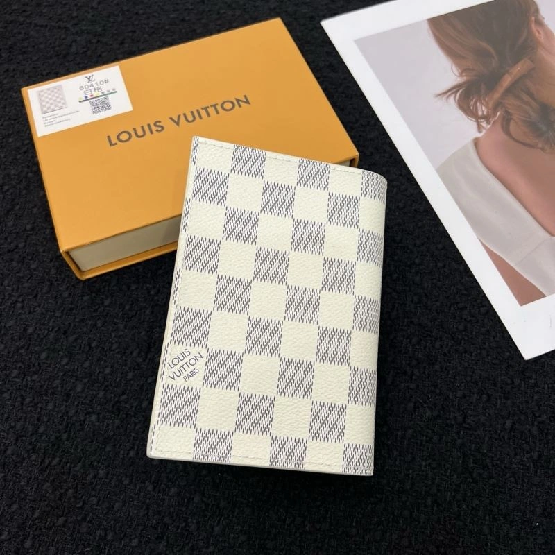 OnTrend Louis Vuitton Passport Holders 270437