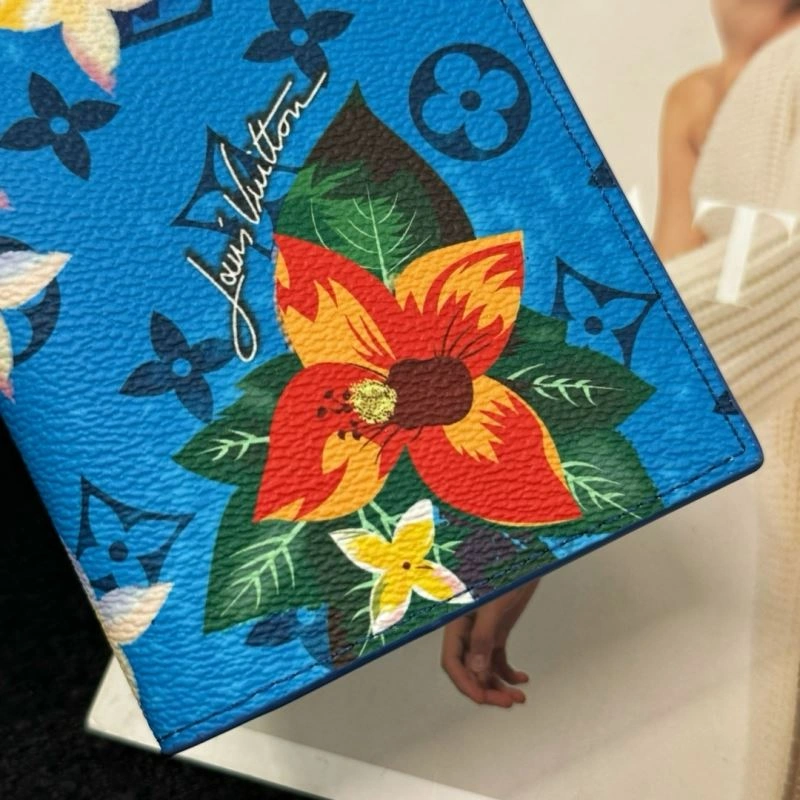 Bold Louis Vuitton Passport Holders 270453