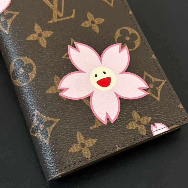 Louis Vuitton Passport Holders Sleek 270428