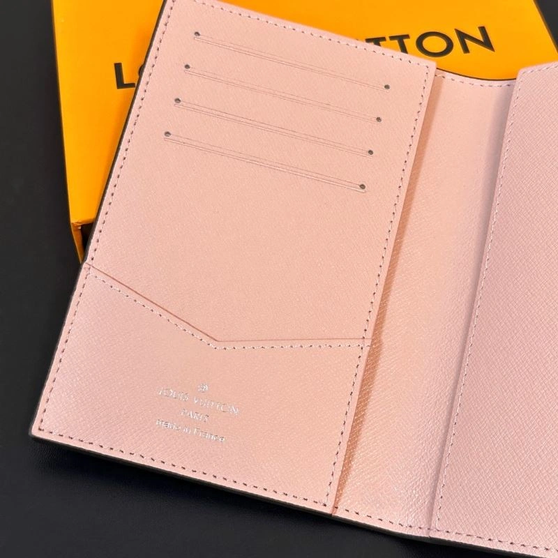 Louis Vuitton Passport Holders Minimalist 270422