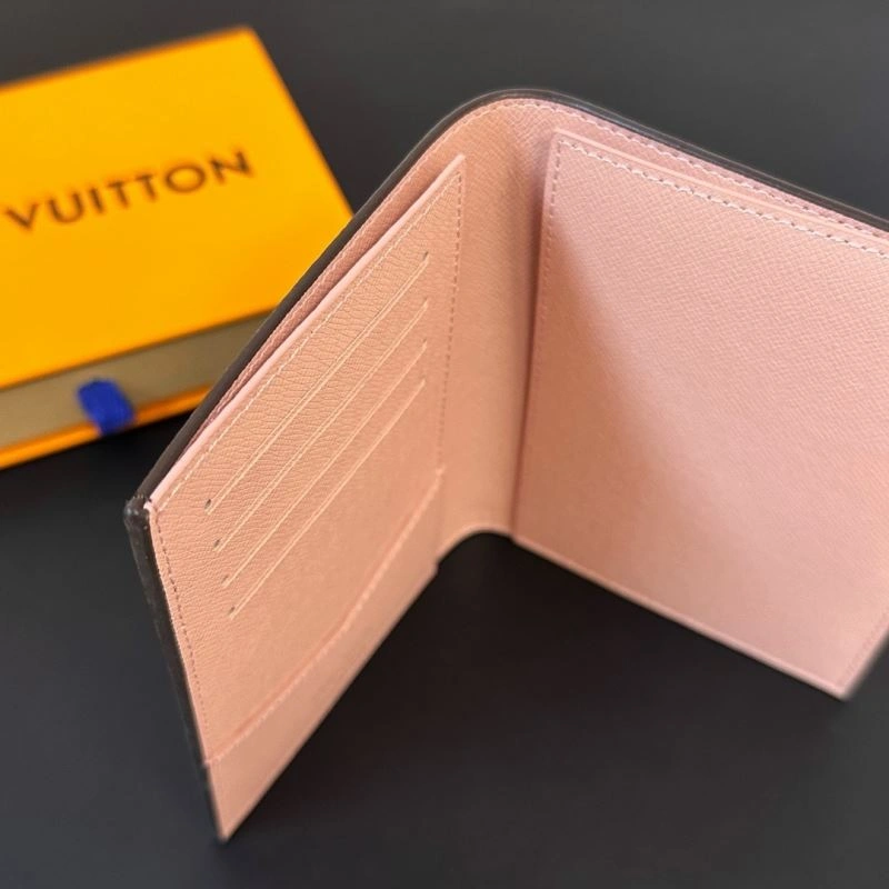 Louis Vuitton Passport Holders Minimalist 270422