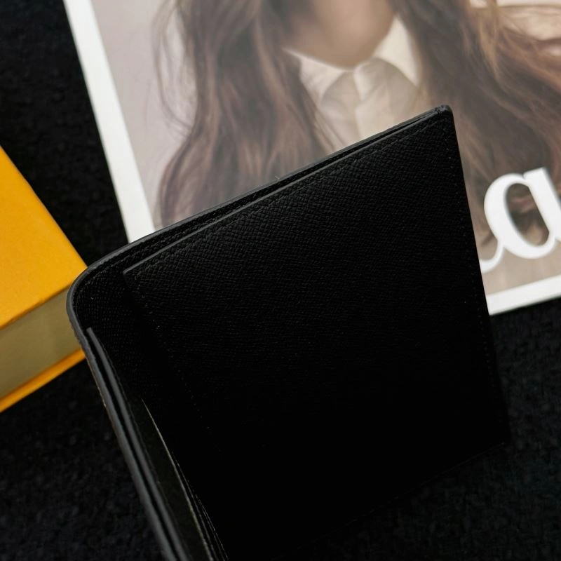 Louis Vuitton Passport Holders Breathable 270420