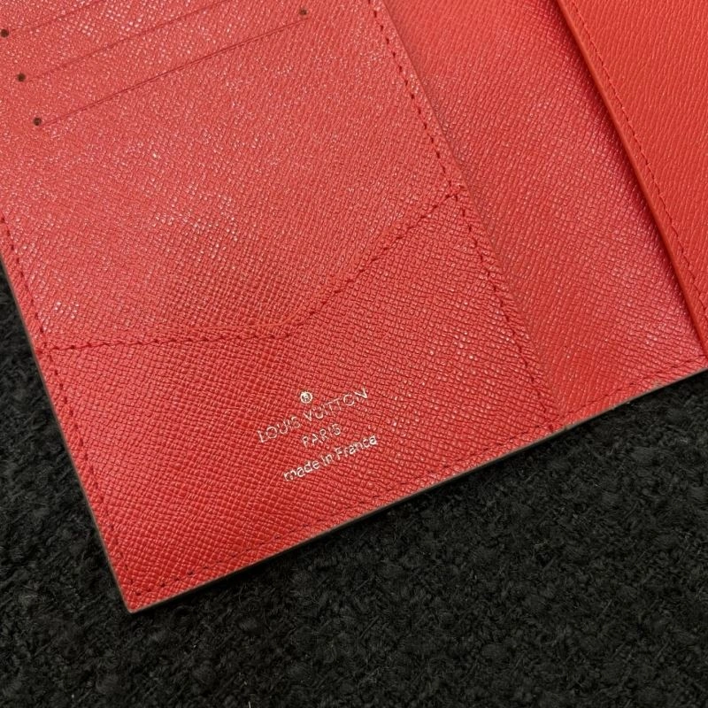 Louis Vuitton Passport Holders AllSeason 270387