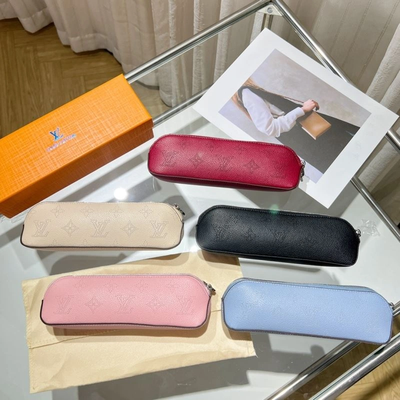Louis Vuitton Pencil Pouches Trendsetting 270588