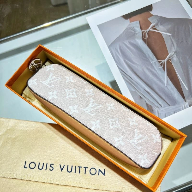 Refined Louis Vuitton Pencil Pouches 270552