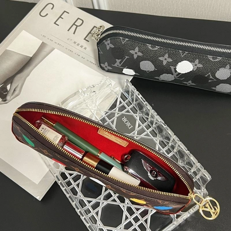 Louis Vuitton Pencil Pouches Trendsetting 270551