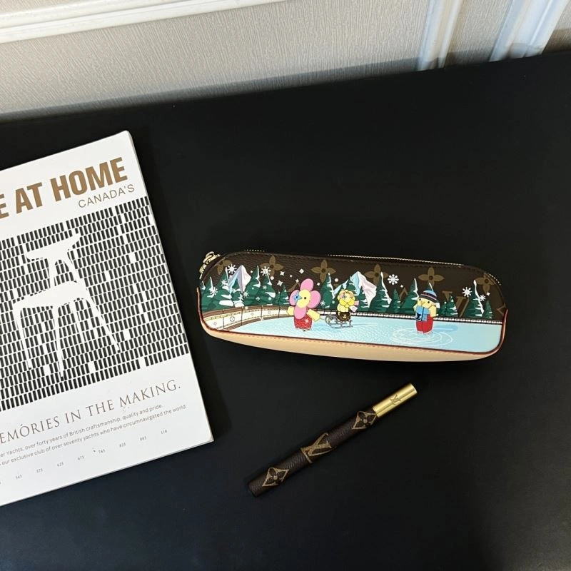 ModernLook Louis Vuitton Pencil Pouches 270539