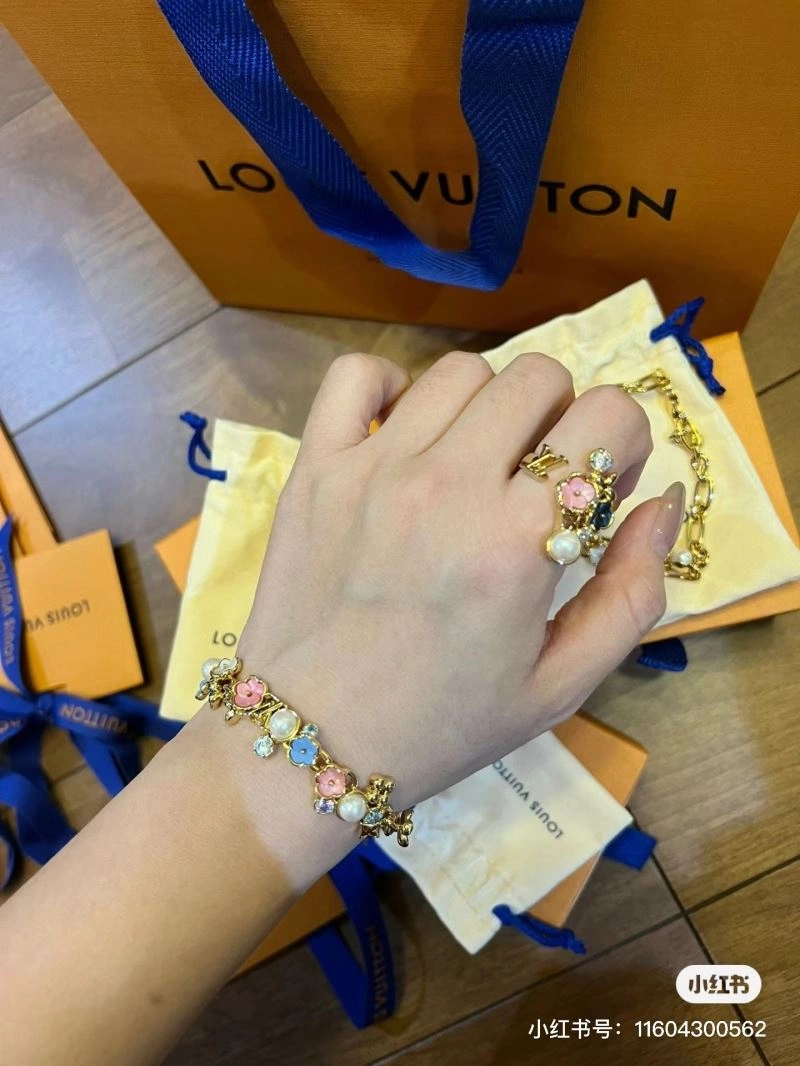 Louis Vuitton Rings Unique 251629