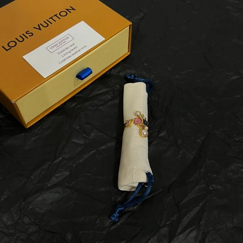 Louis Vuitton Rings Unique 251629