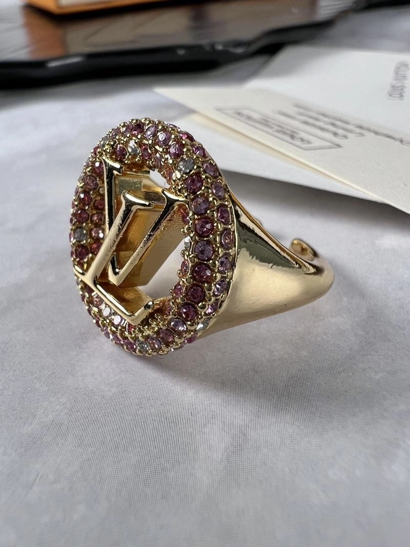 Stylish Louis Vuitton Rings 251607