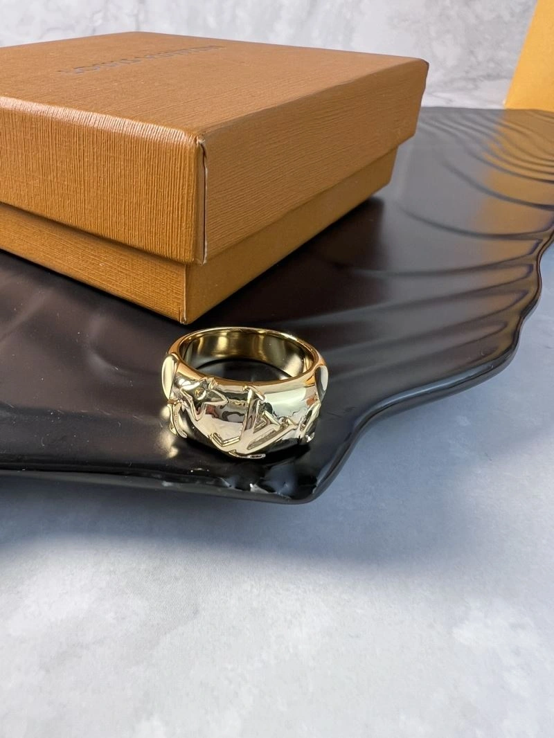 Louis Vuitton Rings SmartChoice 251597