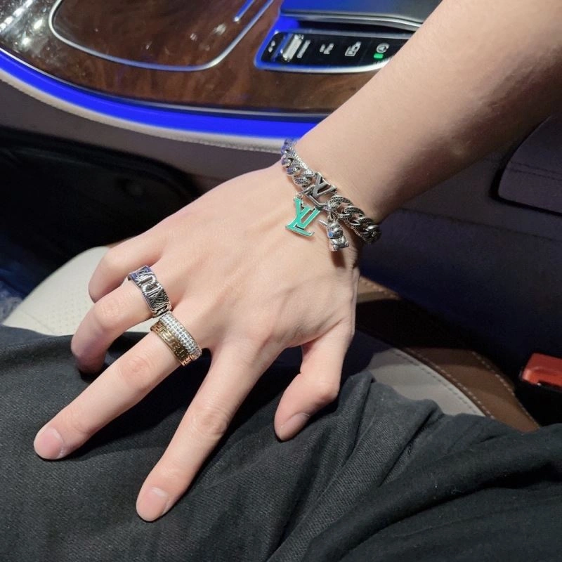 MoistureWicking Louis Vuitton Rings 251468