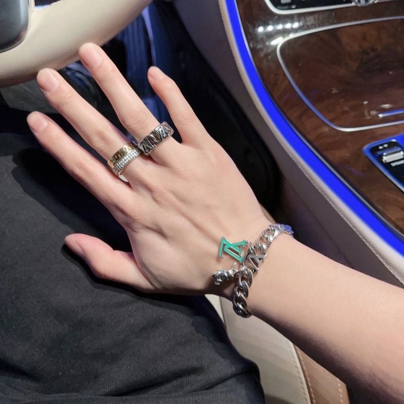 MoistureWicking Louis Vuitton Rings 251468