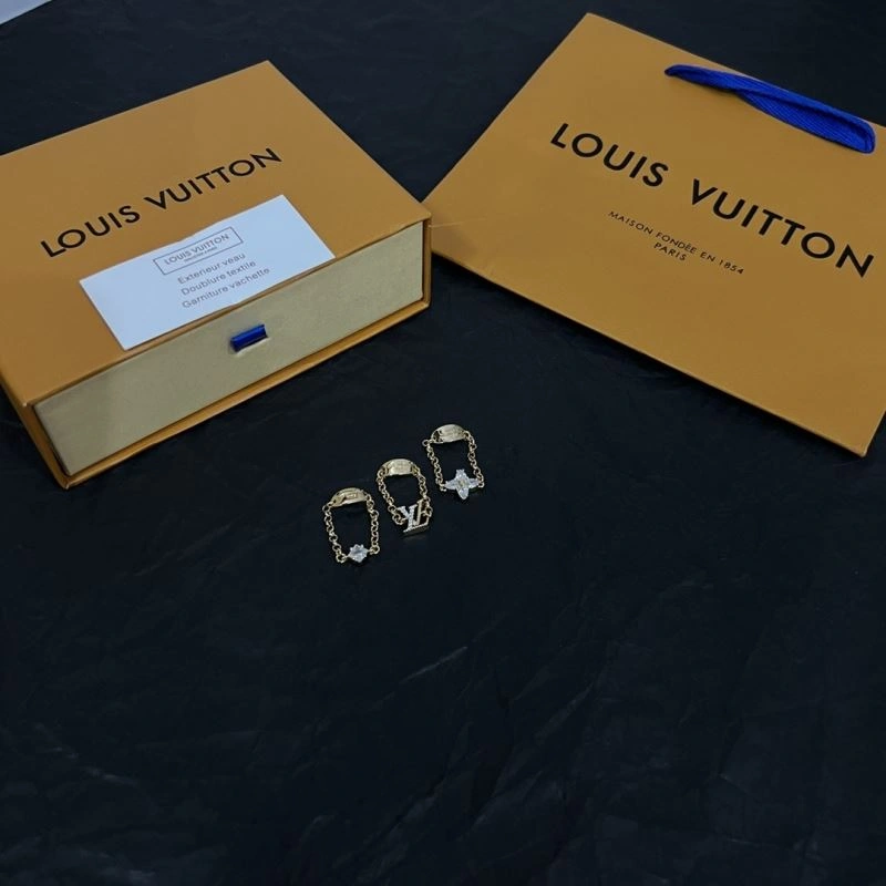 Louis Vuitton Rings Supportive 251448