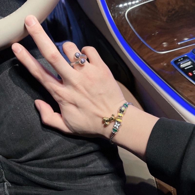 Vibrant Louis Vuitton Rings 250352