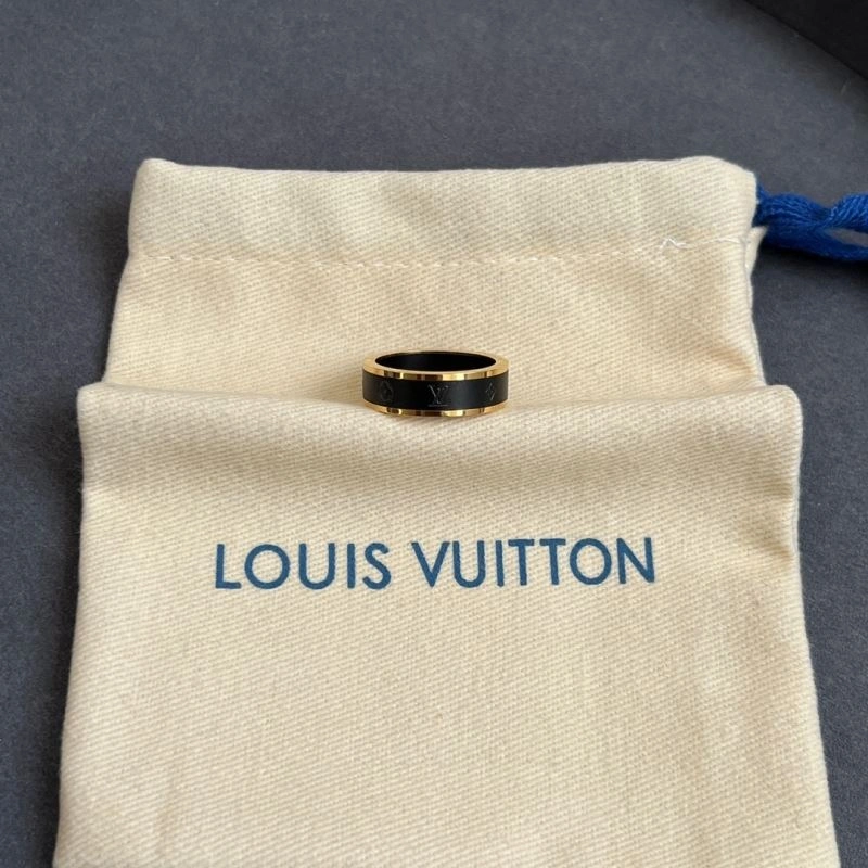 Refined Louis Vuitton Rings 250343