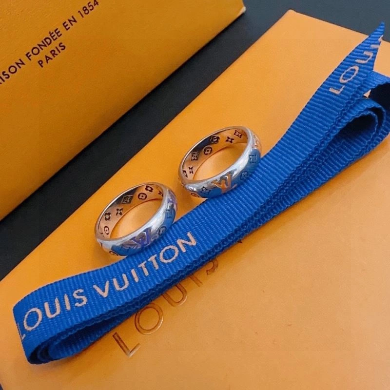 Bright Louis Vuitton Rings 250337