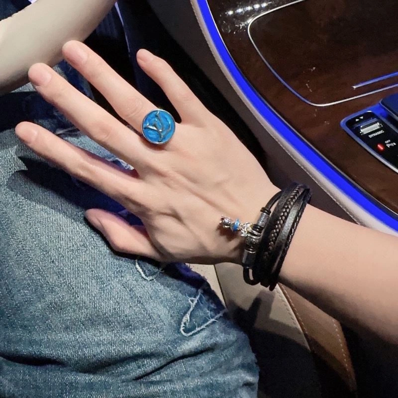 Louis Vuitton Rings Compact 250327