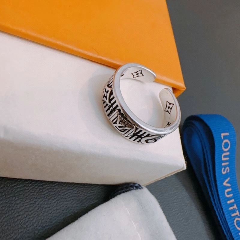 WellDesigned Louis Vuitton Rings 249961