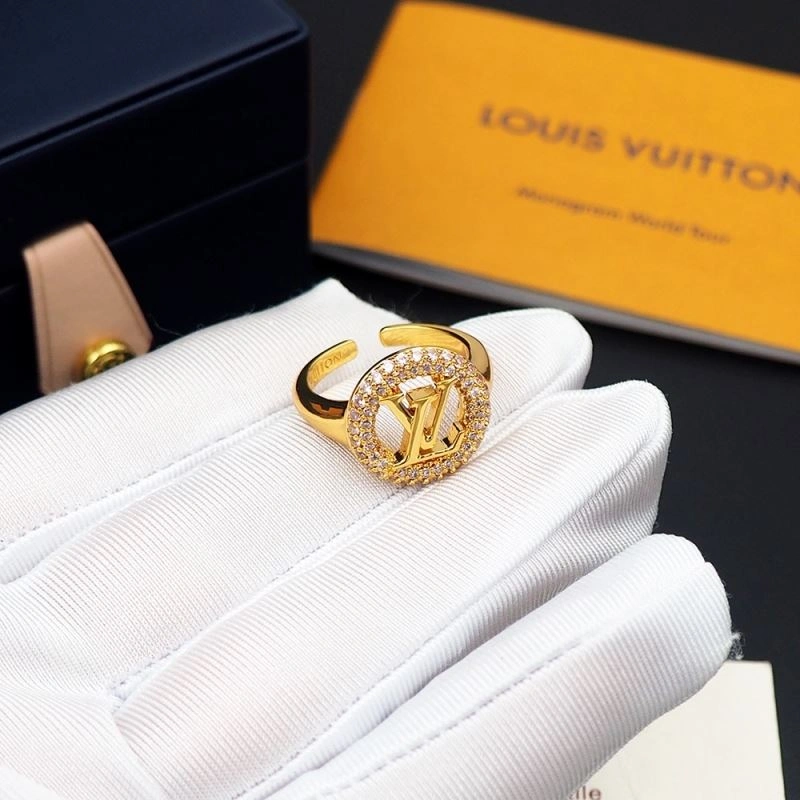 EyeCatching Louis Vuitton Rings 249973