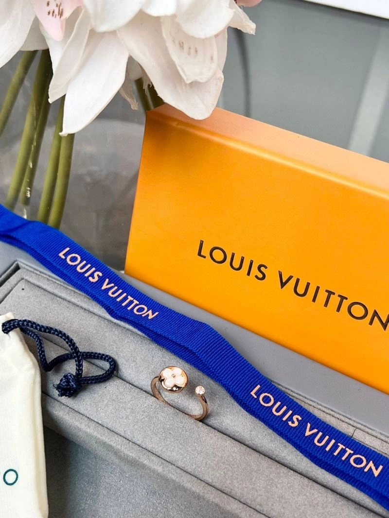 MoistureWicking Louis Vuitton Rings 249970