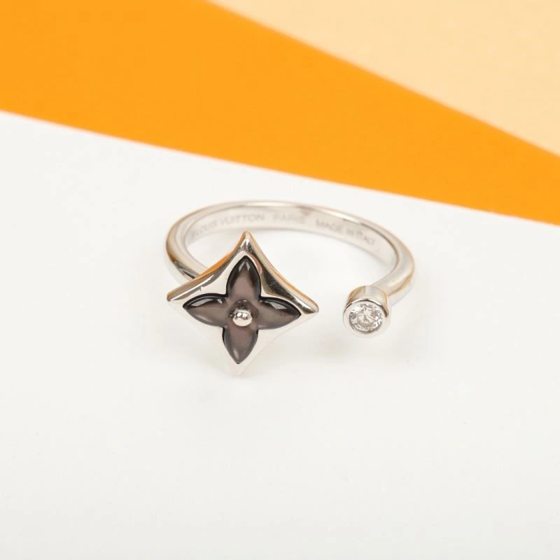 Louis Vuitton Rings Elegant 249667