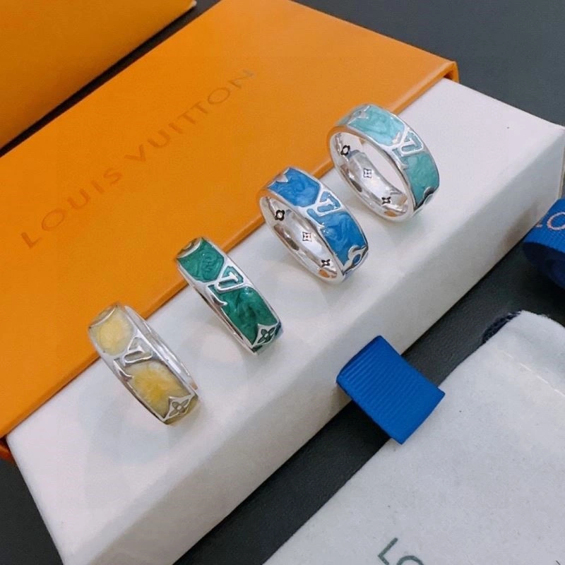 Minimalist Louis Vuitton Rings 249207