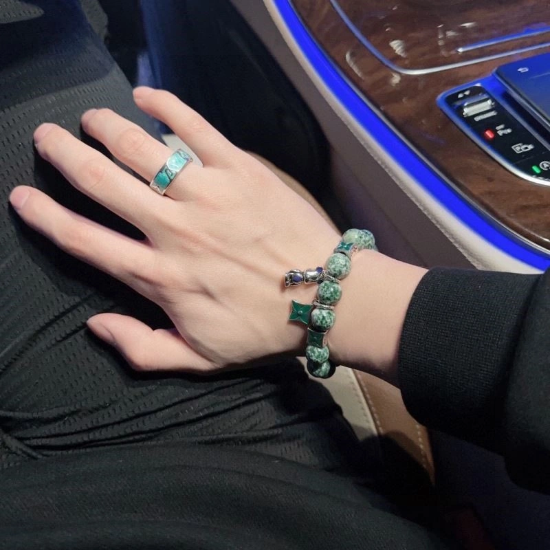 TechFriendly Louis Vuitton Rings 249196