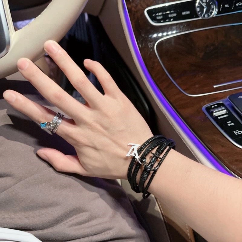 Louis Vuitton Rings Sporty 249190