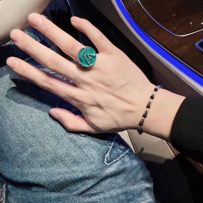 UrbanChic Louis Vuitton Rings 248827