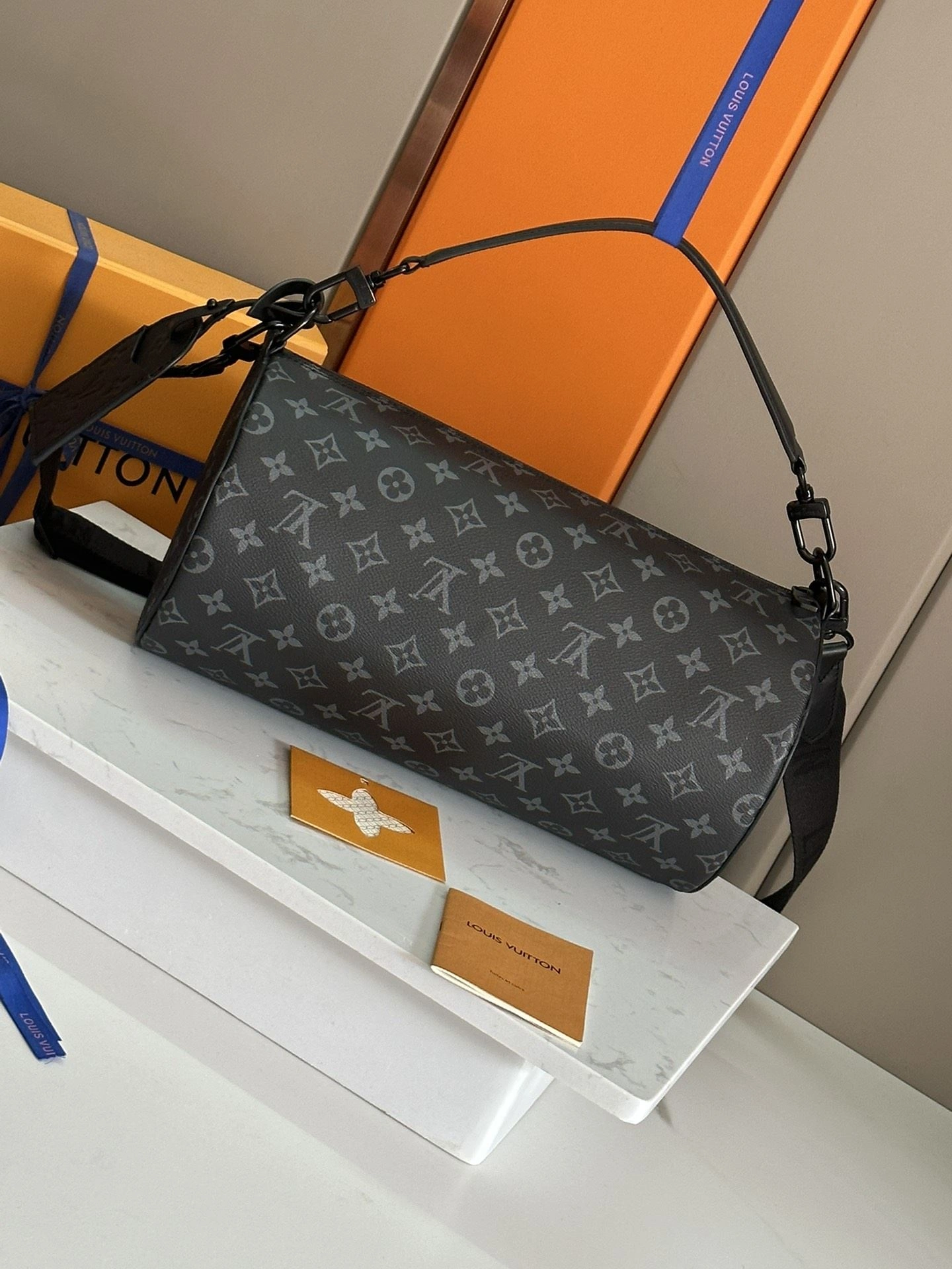 Louis Vuitton Round Bags Trendy 91815