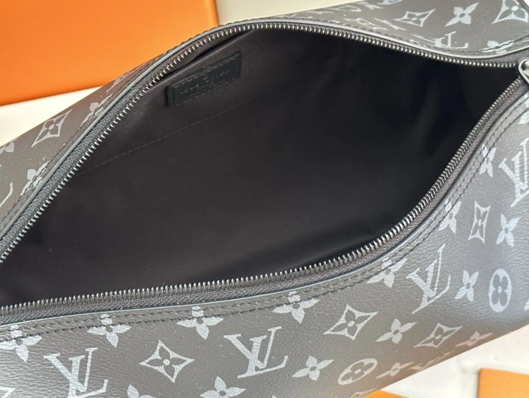 Louis Vuitton Round Bags Trendy 91815