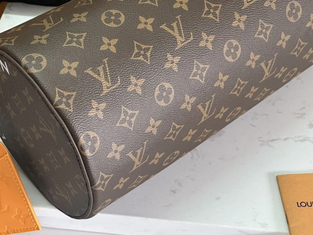 Louis Vuitton Round Bags Comfortable 91860