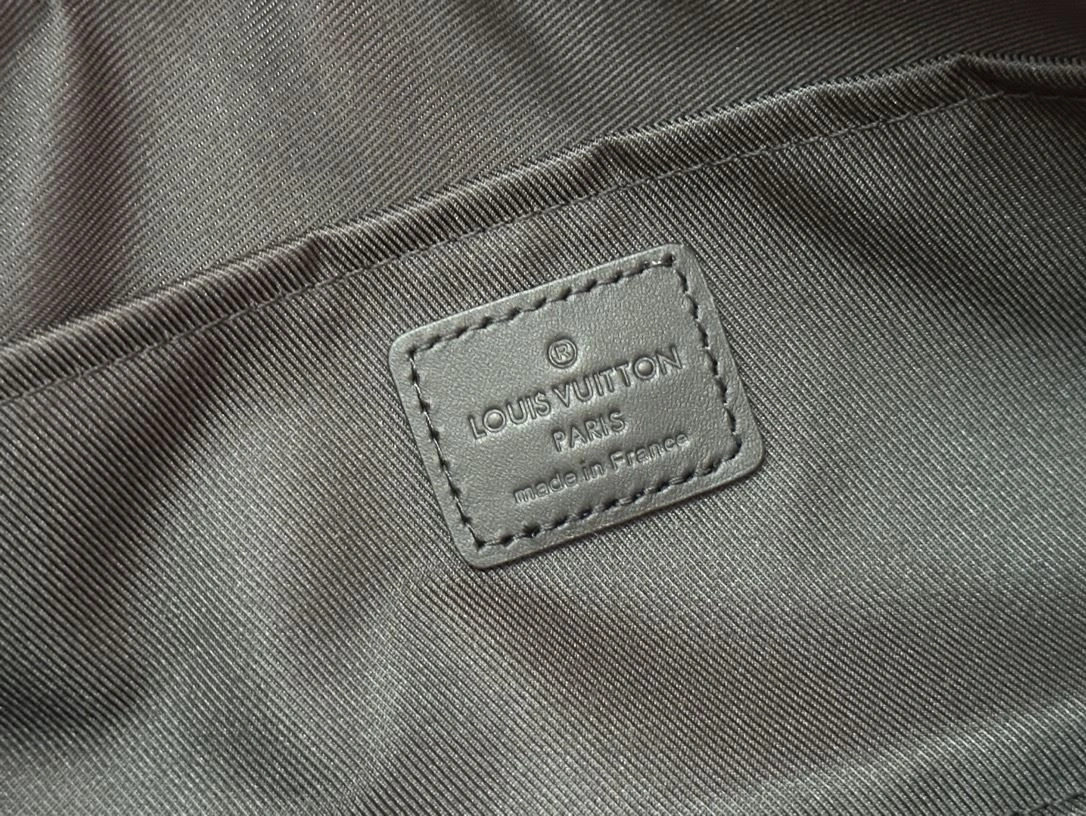 Louis Vuitton Round Bags Comfortable 91860