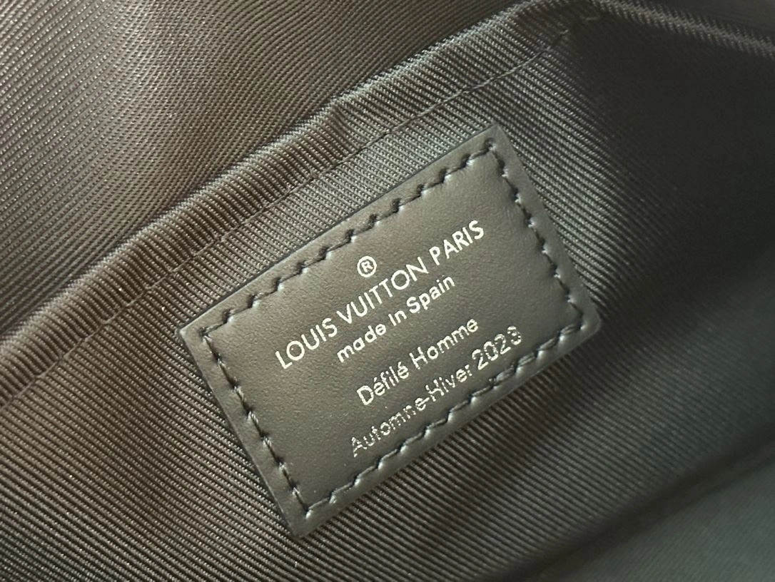 TechFriendly Louis Vuitton Round Bags 91813