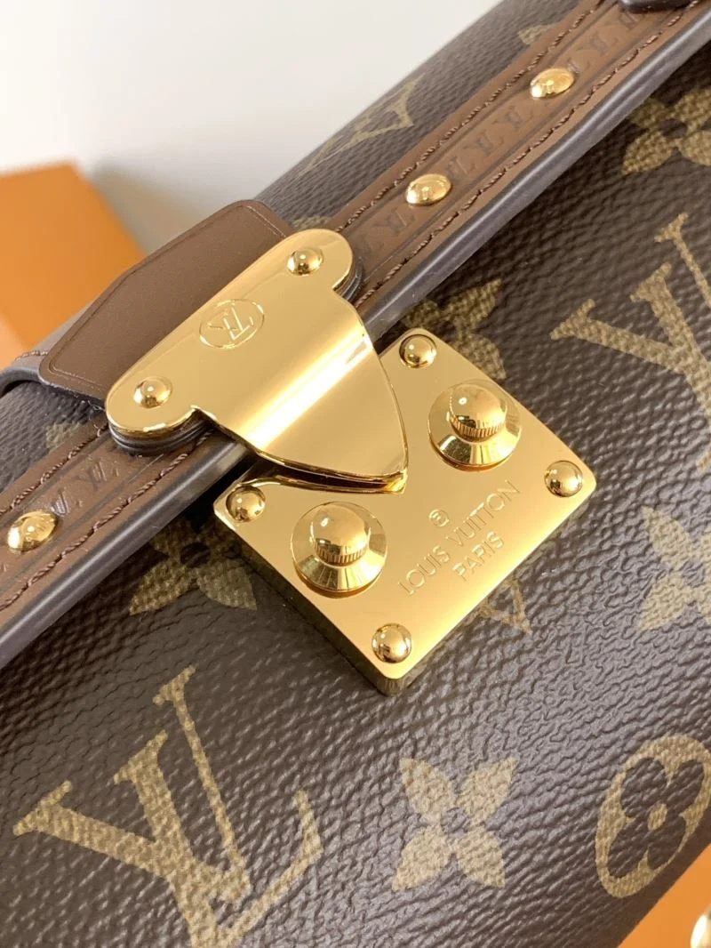 Elegant Louis Vuitton Round Bags 39230