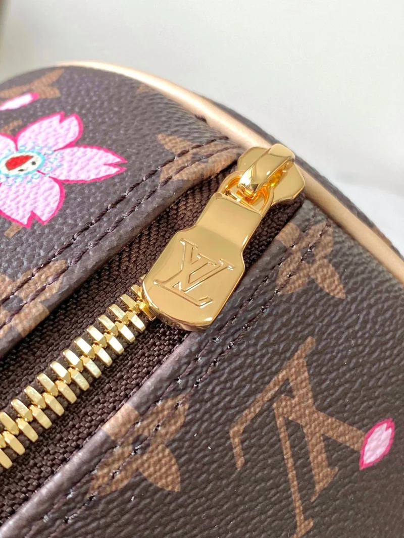 Louis Vuitton Round Bags Comfortable 38897