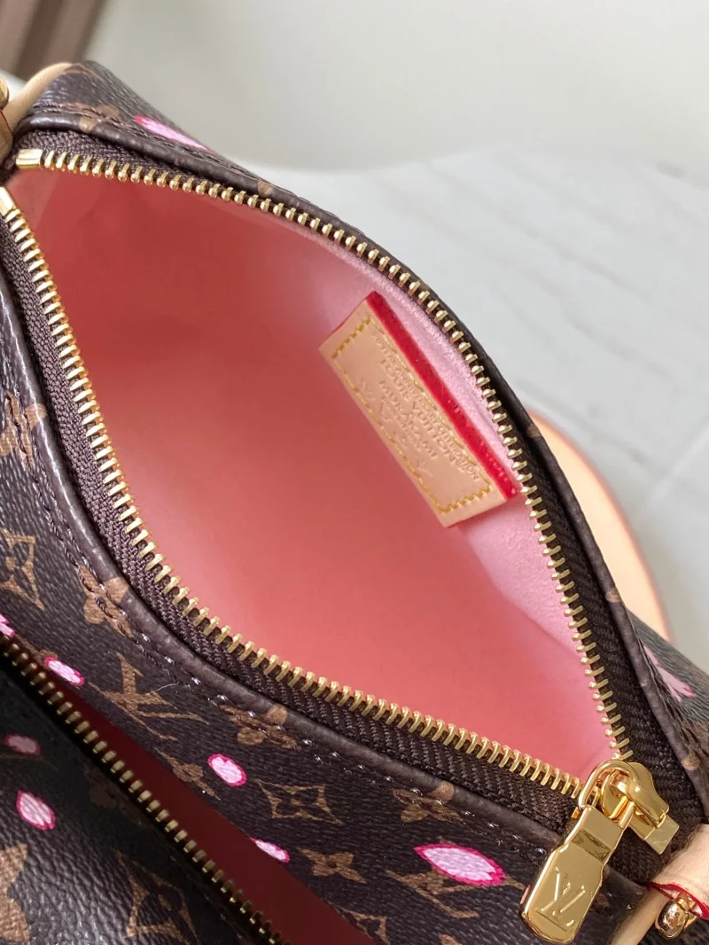 Louis Vuitton Round Bags Comfortable 38897