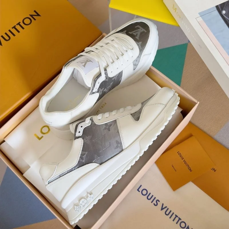Louis Vuitton Run Away Sneaker Versatile 31570