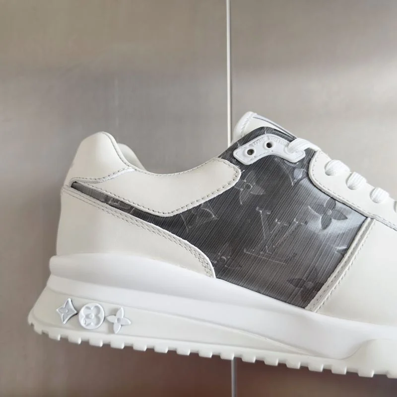 Louis Vuitton Run Away Sneaker Versatile 31570