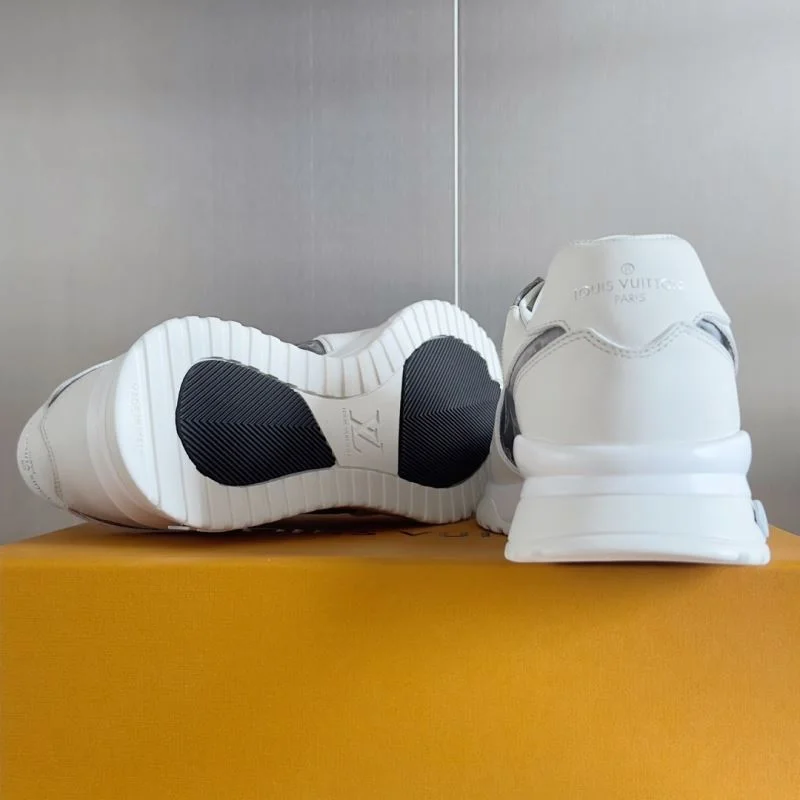 Louis Vuitton Run Away Sneaker Versatile 31570