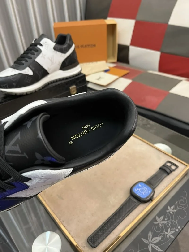 Soft Louis Vuitton Run Away Sneaker 32740