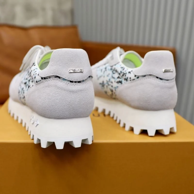 NewStyle Louis Vuitton Run Away Sneaker 32735