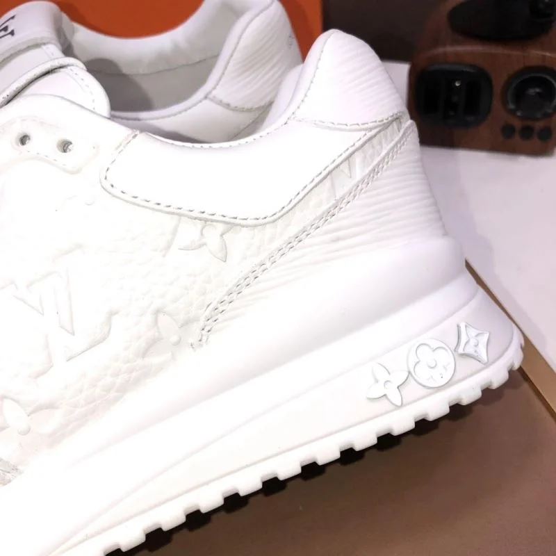 Popular Louis Vuitton Run Away Sneaker 32734