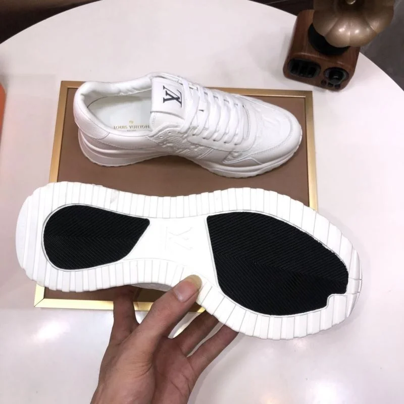 Popular Louis Vuitton Run Away Sneaker 32734