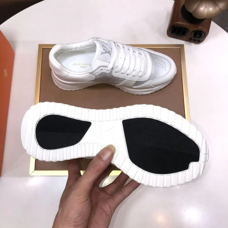 UrbanStyle Louis Vuitton Run Away Sneaker 32718
