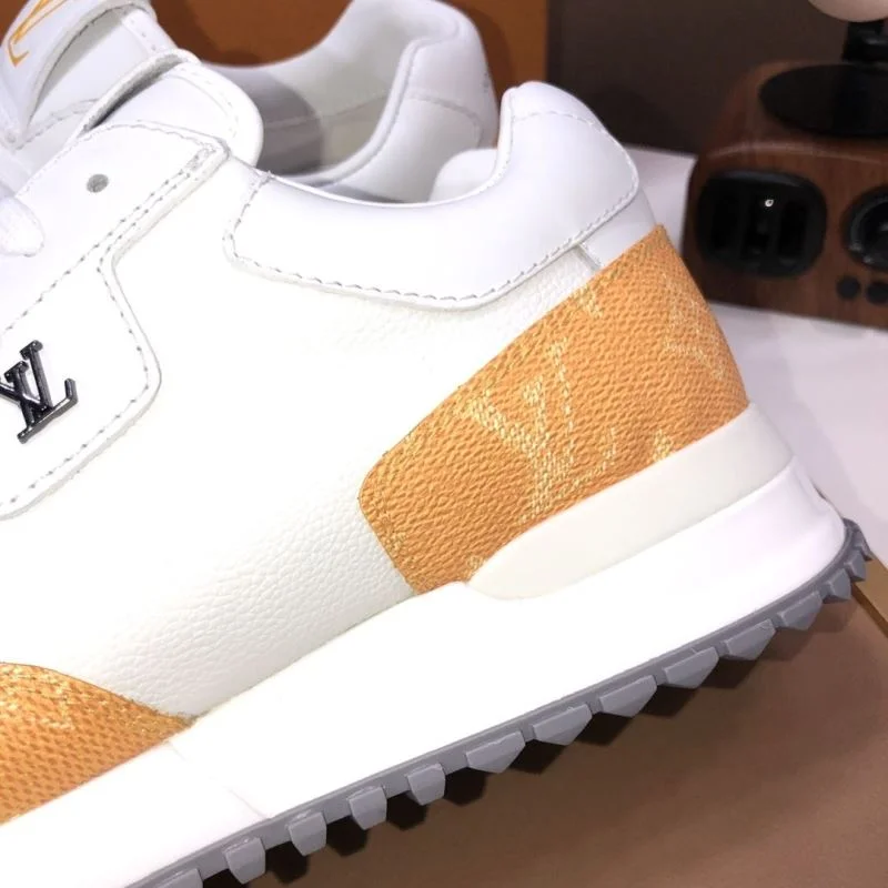 Durable Louis Vuitton Run Away Sneaker 32708
