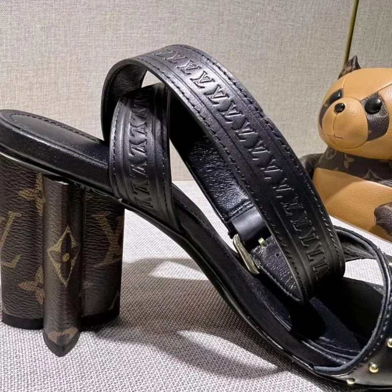 ZipUp Louis Vuitton Sandals 32266